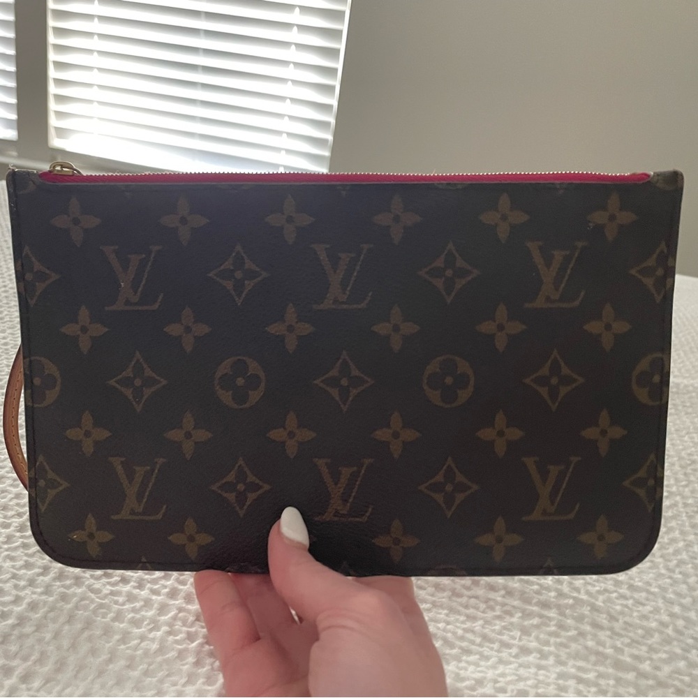 100% Authentic Louis Vuitton Pouch wristlet